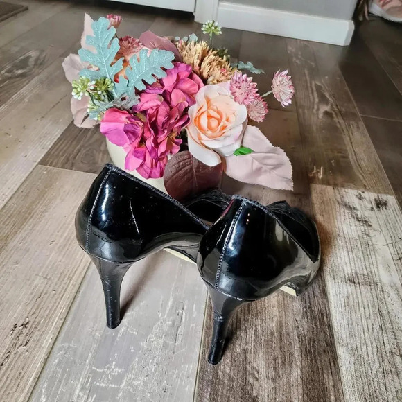 WHITE HOUSE BLACK MARKET BLACK PATENT LEATHER "KOURTNEY" PEEP TOE PUMPS 9.5 M - Picture 6 of 12